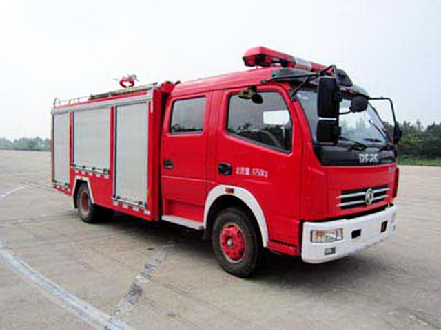 東風(fēng)多利卡水罐/泡沫消防車